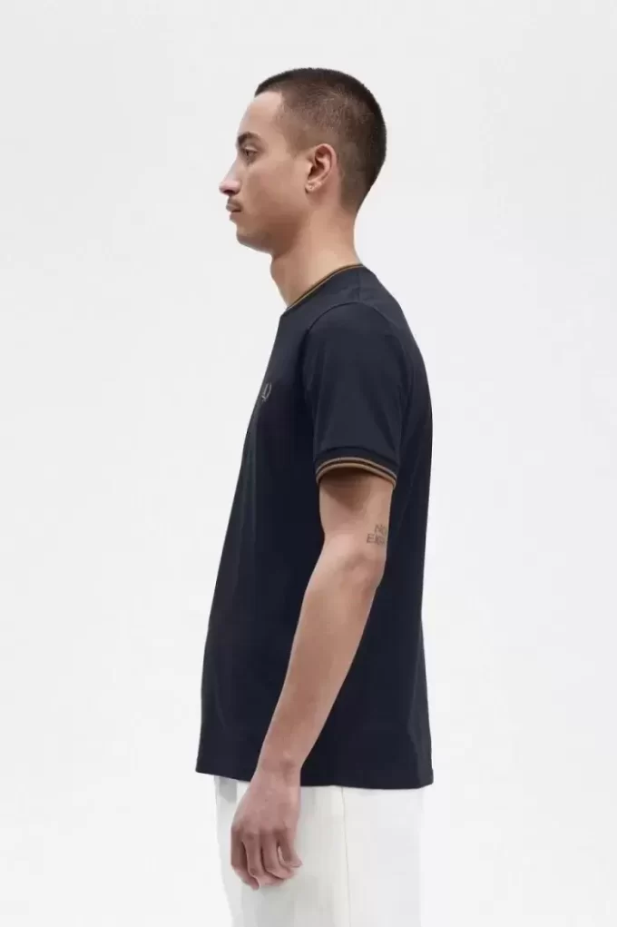 Camiseta de hombre con ribete doble