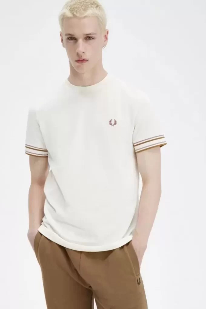Camiseta de piqué con ribetes llamativos para hombre