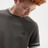 Camiseta de piqué con ribetes llamativos para hombre