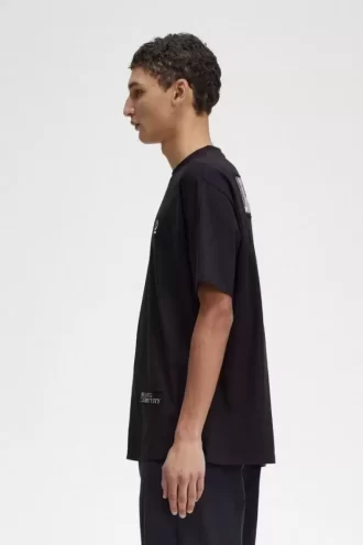 Camiseta relajada con parche estampado para hombre