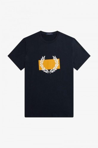 Camisetas con estampado de corona de laurel