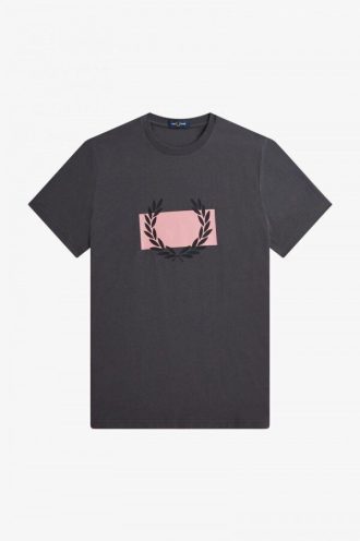Camisetas con estampado de corona de laurel