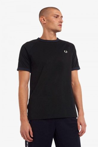 Camisetas con paneles y cinta