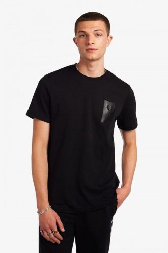 Camisetas con parche estampado en el pecho