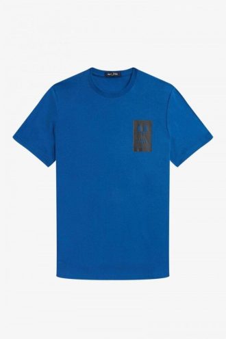 Camisetas con parche estampado en el pecho