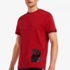 Camisetas con parches estampados en el dobladillo