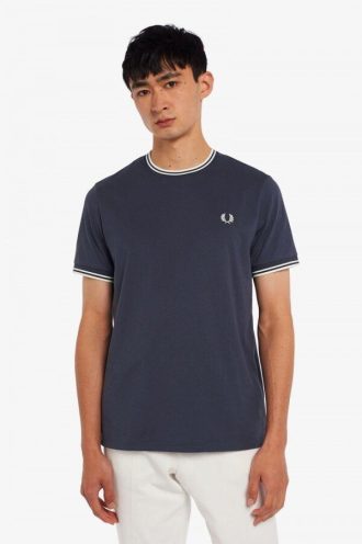 Camisetas con ribetes gemelos