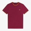 Camisetas con ribetes gemelos Camisetas con ribetes gemelos