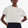 Camisetas con ribetes recortados y cinta Camisetas con ribetes recortados y cinta