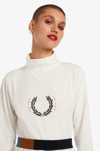 Camisetas de cuello alto con corona de laurel Camisetas de cuello alto con corona de laurel