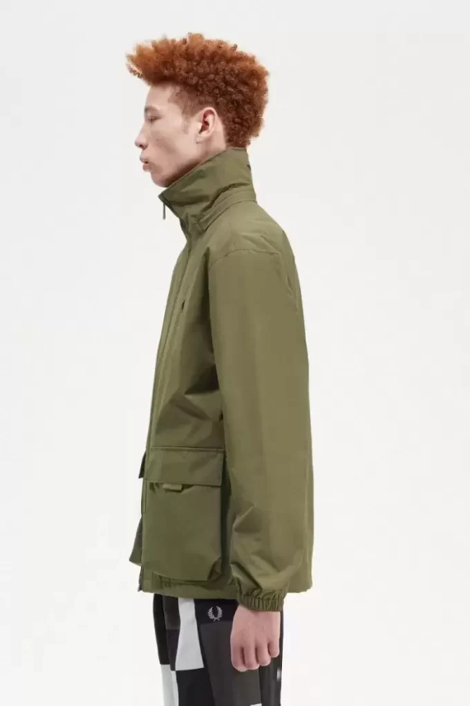 Chaquetas de hombre con bolsillo de parche y cremallera