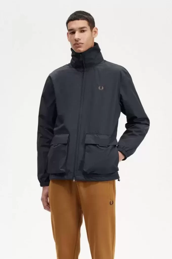 Chaquetas de hombre con bolsillo de parche y cremallera