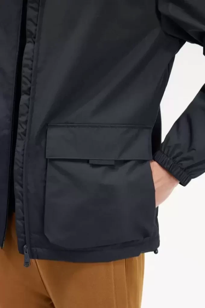 Chaquetas de hombre con bolsillo de parche y cremallera
