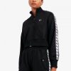 Chaquetas deportivas recortadas con cinta Chaquetas deportivas recortadas con cinta