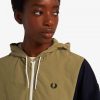 Chaquetas deportivas tejidas con capucha Chaquetas deportivas tejidas con capucha