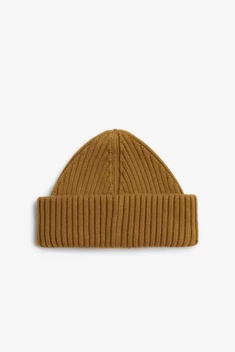 Gorras de hombre acanaladas con parche de marca