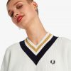 Jersey de punto con cuello en V y ribetes