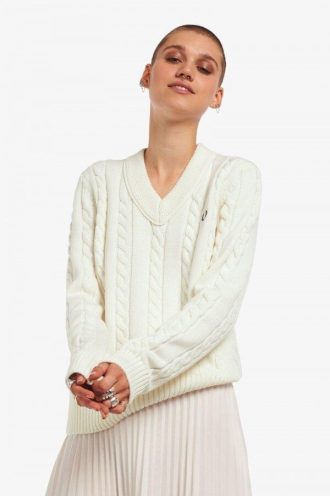 Jersey de punto trenzado con cuello en V