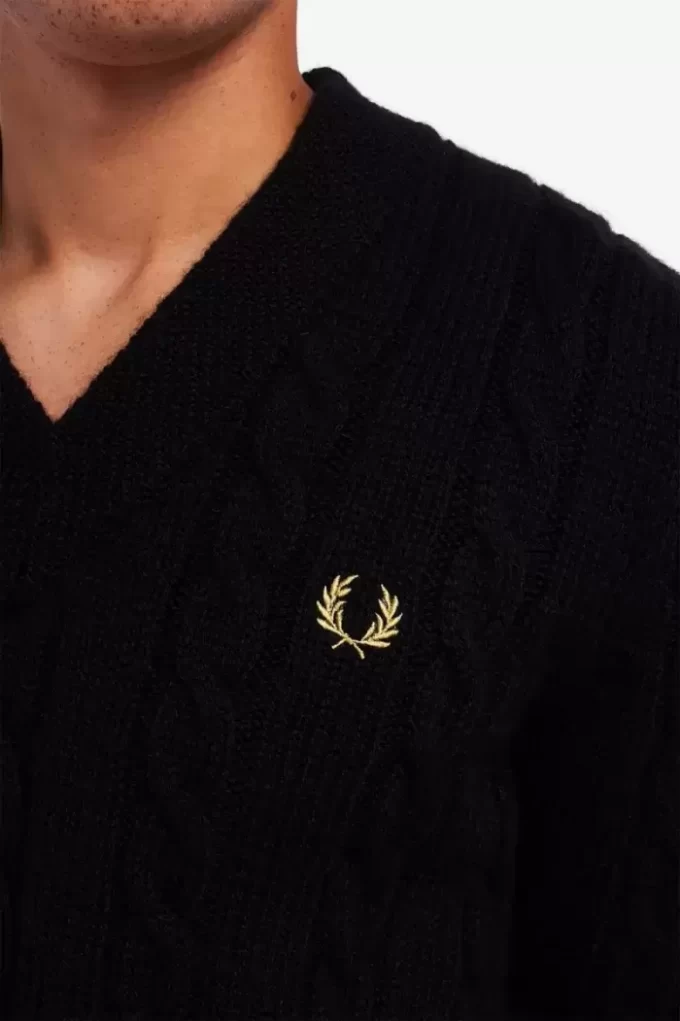Jersey de punto trenzado con cuello en V para hombre