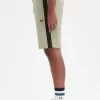 Pantalones cortos deportivos con cinta en relieve para hombre Pantalones cortos deportivos con cinta en relieve para hombre