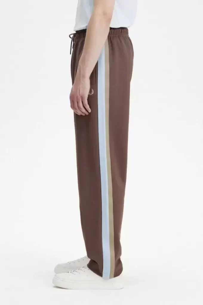Pantalones deportivos con detalle de cinta para hombre