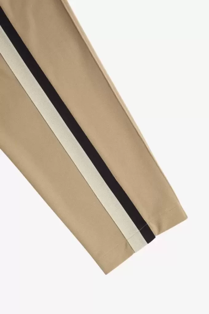 Pantalones deportivos con detalle de cinta para hombre