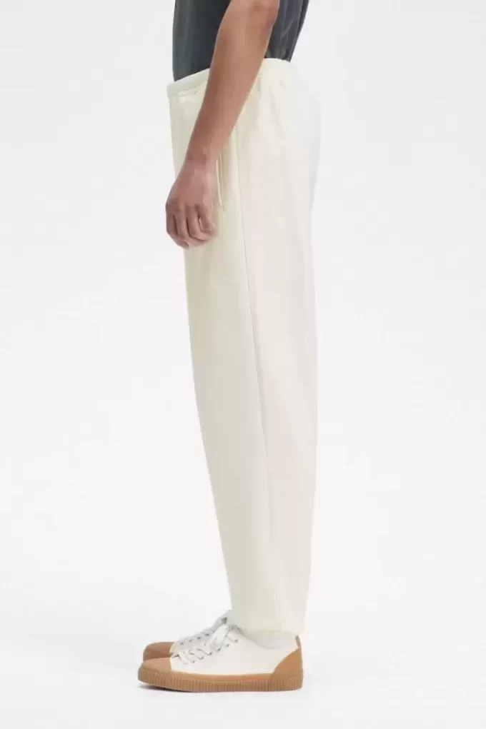 Pantalones deportivos con detalle de insignia para hombre
