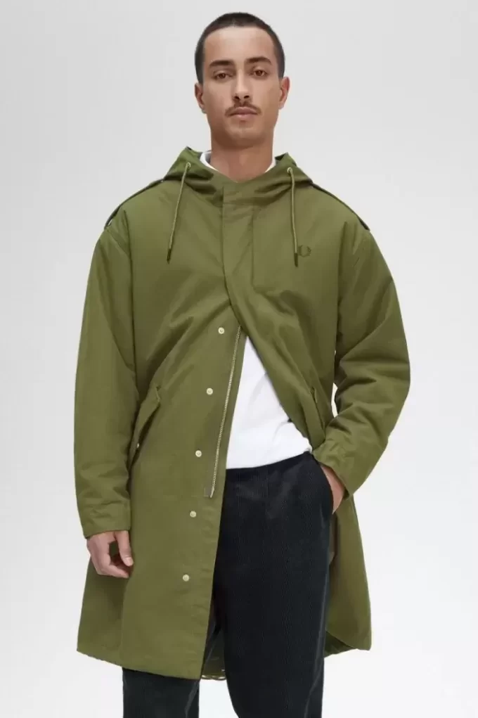 Parka de hombre con forro de piel sintética Parka de hombre con forro de piel sintética