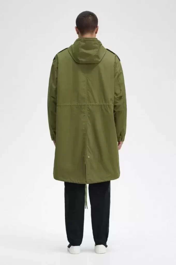 Parka de hombre con forro de piel sintética Parka de hombre con forro de piel sintética