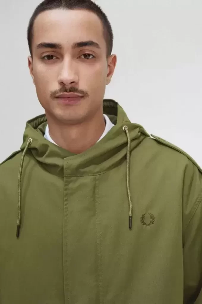Parka de hombre con forro de piel sintética Parka de hombre con forro de piel sintética