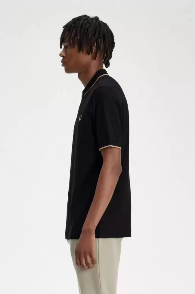 Polo de crepé piqué con cuello con cremallera para hombre Polo de crepé piqué con cuello con cremallera para hombre