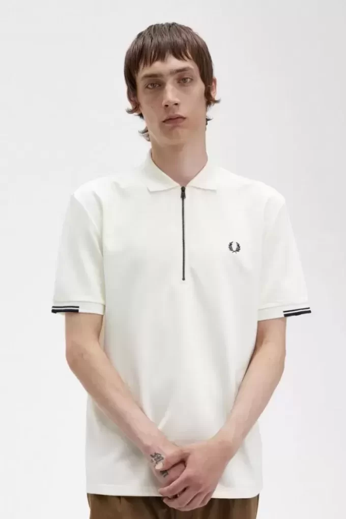 Polo de hombre con media cremallera Polo de hombre con media cremallera