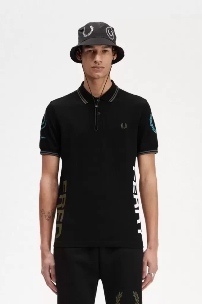 Polo de marca gráfica para hombre