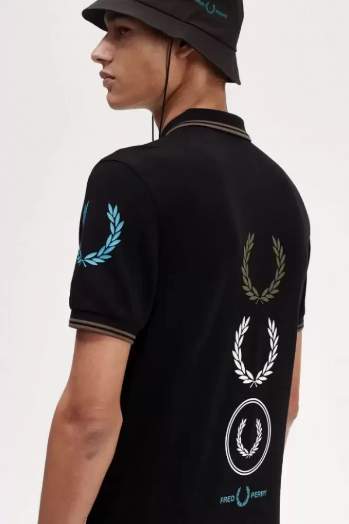 Polo de marca gráfica para hombre