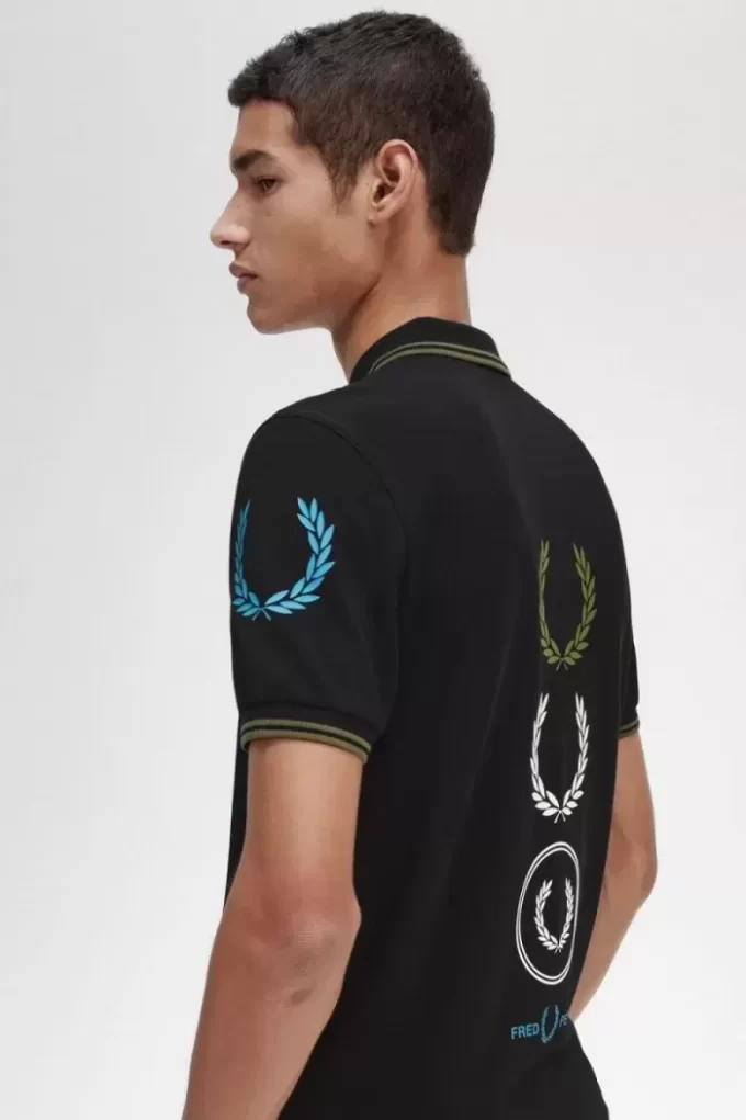 Polo de marca gráfica para hombre