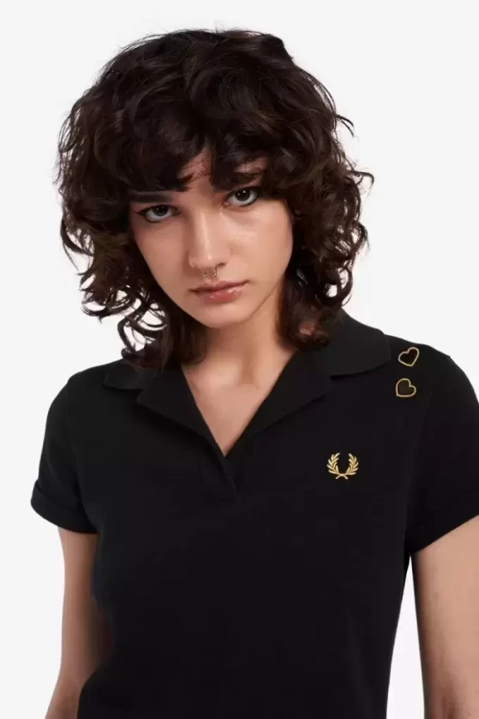 Polo de mujer en piqué con cuello abierto