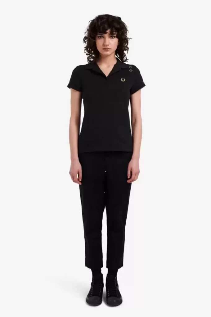 Polo de mujer en piqué con cuello abierto