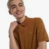 Polo de un botón para hombre
