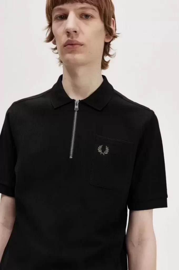 Polo texturizado con cuello y cremallera para hombre