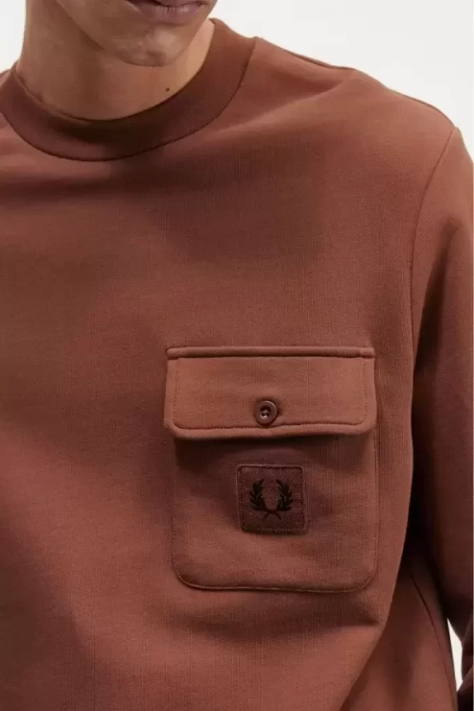 Sudadera de cuello redondo con detalle de insignia para hombre Sudadera de cuello redondo con detalle de insignia para hombre