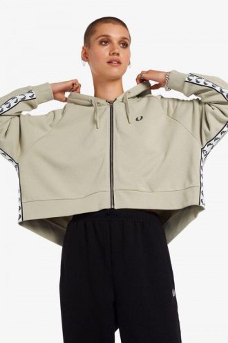 Sudaderas con capucha y cinta adhesiva