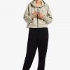 Sudaderas con capucha y cinta adhesiva