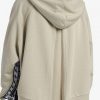 Sudaderas con capucha y cinta adhesiva
