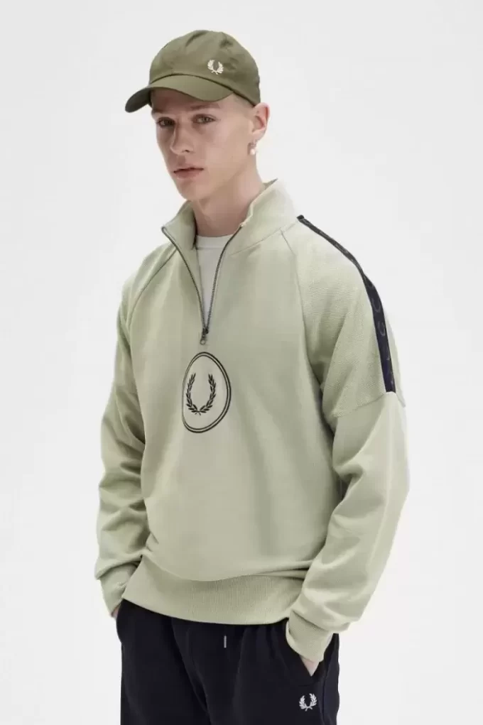 Sudaderas con media cremallera para hombre con la marca Circle Sudaderas con media cremallera para hombre con la marca Circle