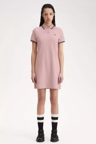 Vestido de mujer con camisa con ribete doble