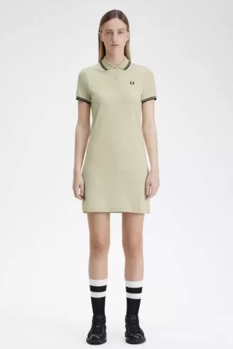 Vestido de mujer con camisa con ribete doble