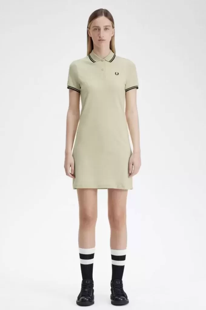 Vestido de mujer con camisa con ribete doble Vestido de mujer con camisa con ribete doble