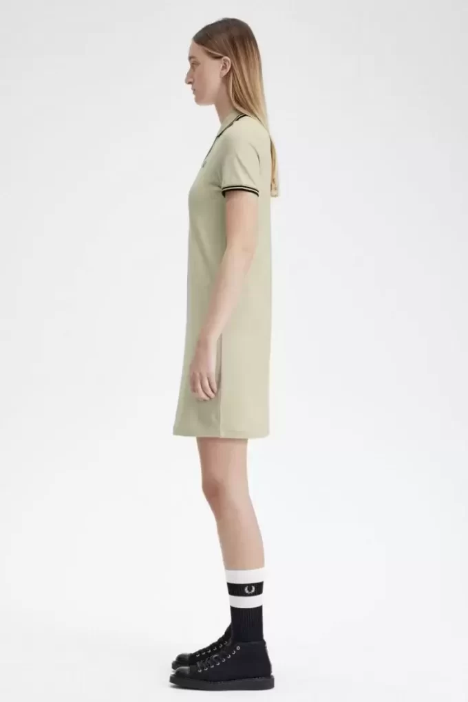 Vestido de mujer con camisa con ribete doble Vestido de mujer con camisa con ribete doble