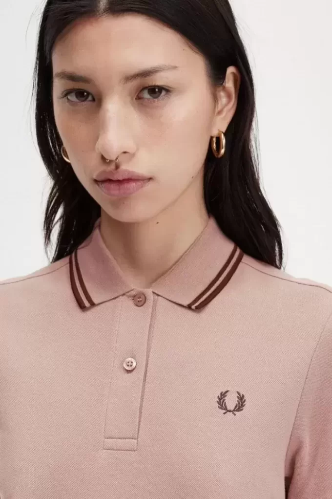 Vestido de mujer con camisa con ribete doble Vestido de mujer con camisa con ribete doble