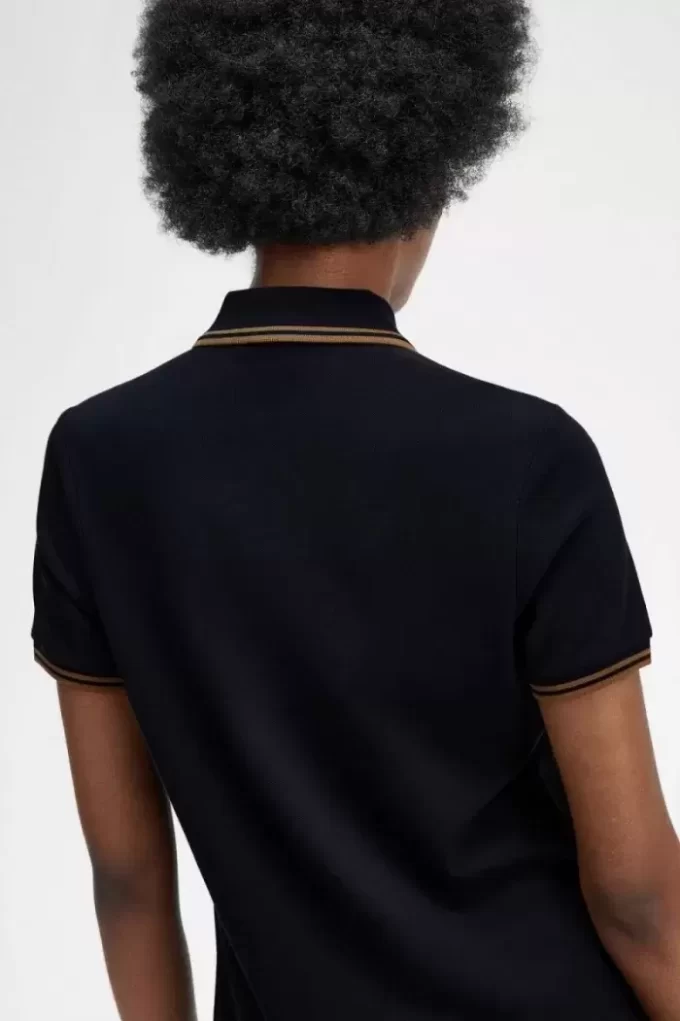 Vestido de mujer con camisa con ribete doble Vestido de mujer con camisa con ribete doble